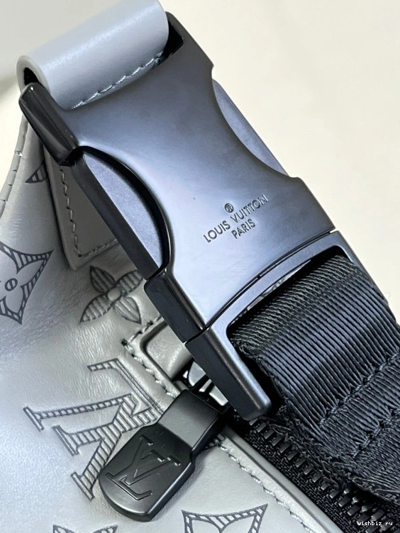 WIS LOUIS BUMBAG VUITTON DISCOVERY 1130